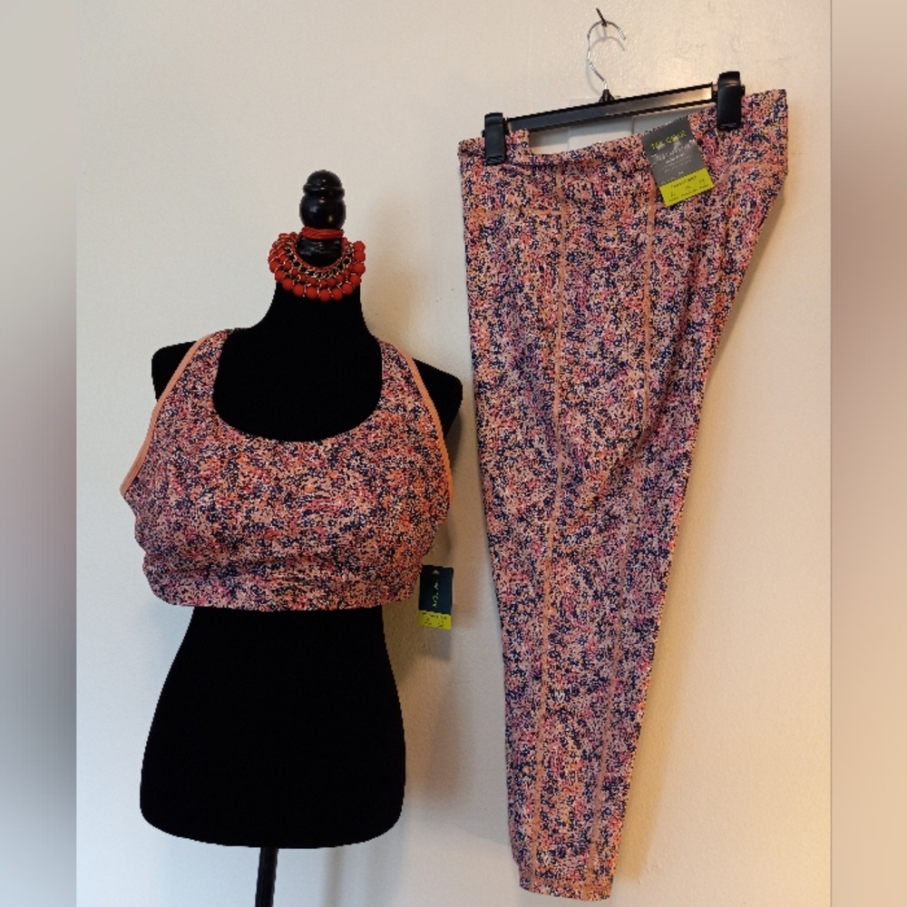 Tek Gear 2-PC Yoga Workout Set Racerback Sports Bra & 7/8 Leggings Ditsy Floral